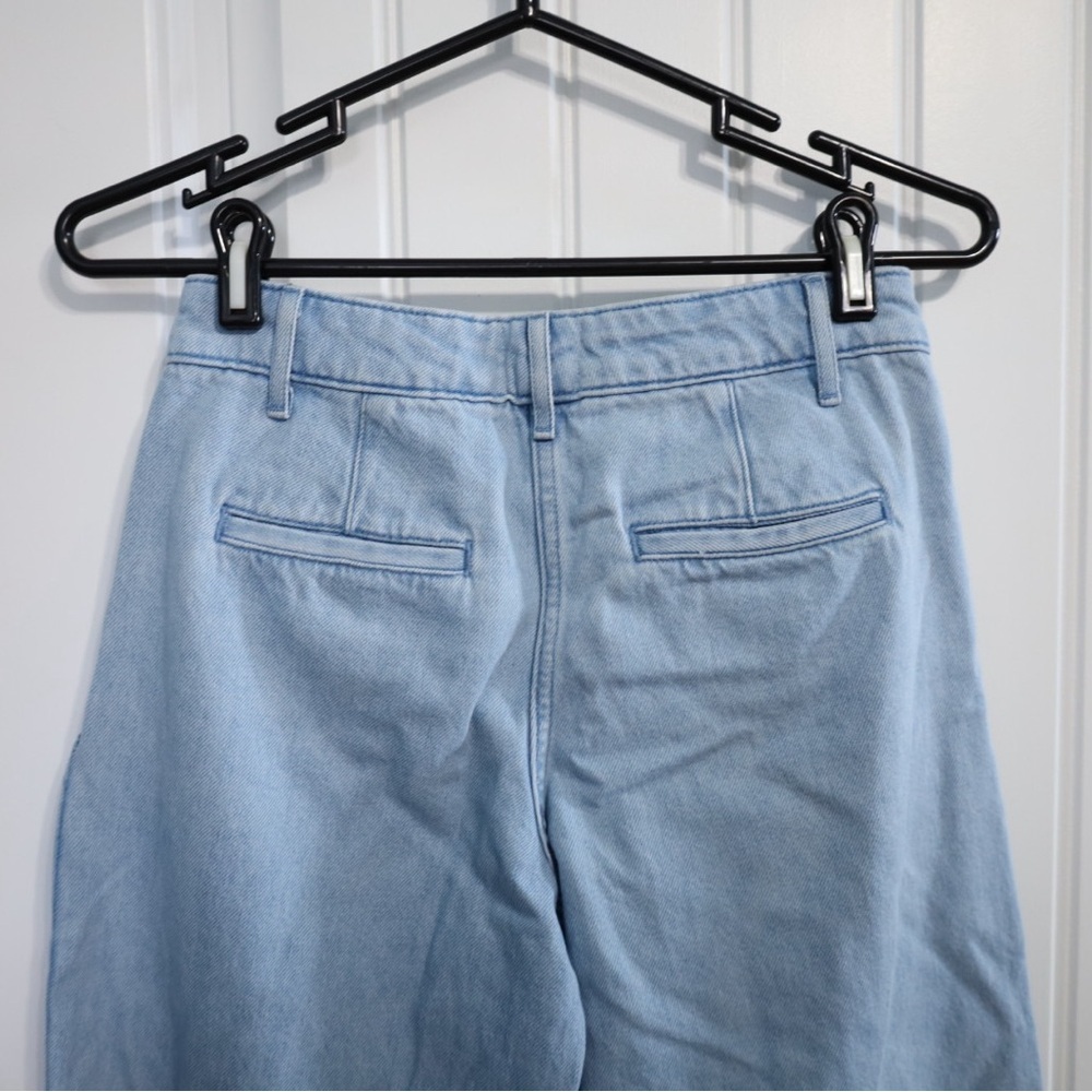 Aritzia Wilfred Embark High Waisted Front Pleated Light Wash Jeans Size 0 - Picture 7 of 11